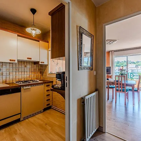 T2 à Avec Balcon, Parking Sécurisé, Proche Gare Sncf Et Commerces - Fr-1-433-32 * Arcachon