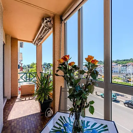 Apartamento T2 à Avec Balcon, Parking Sécurisé, Proche Gare Sncf Et Commerces - Fr-1-433-32 Arcachon